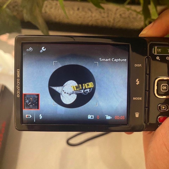 [SOLD] Kodak Easy Share M583 - Picture 5 of 7